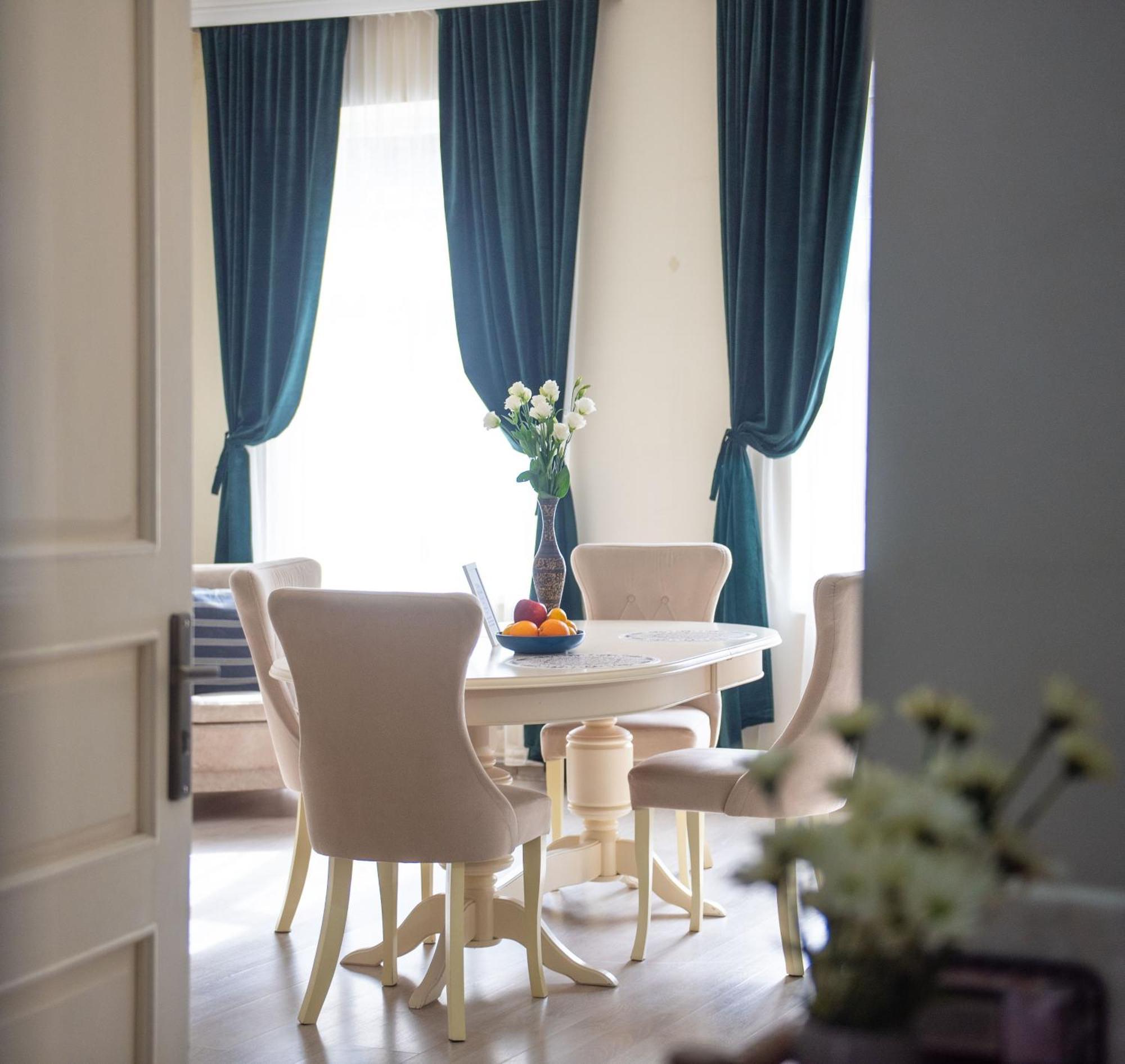 Old Town-Booking Apartment Tbilisi Ngoại thất bức ảnh